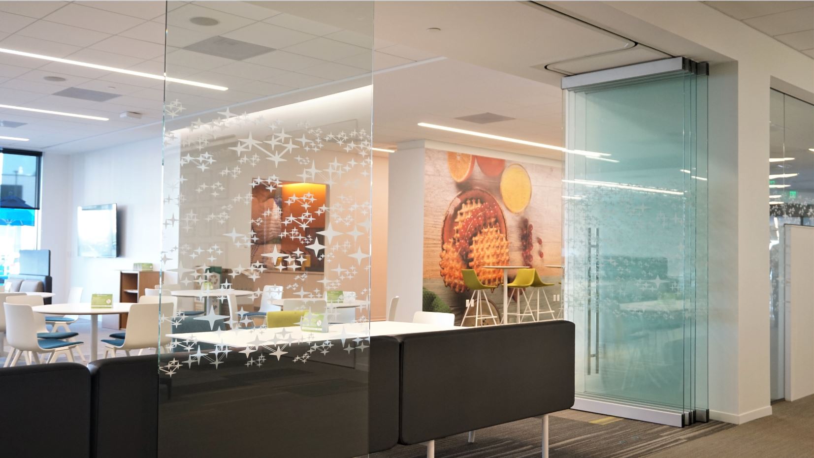 Modernfold-Glass-Wall
