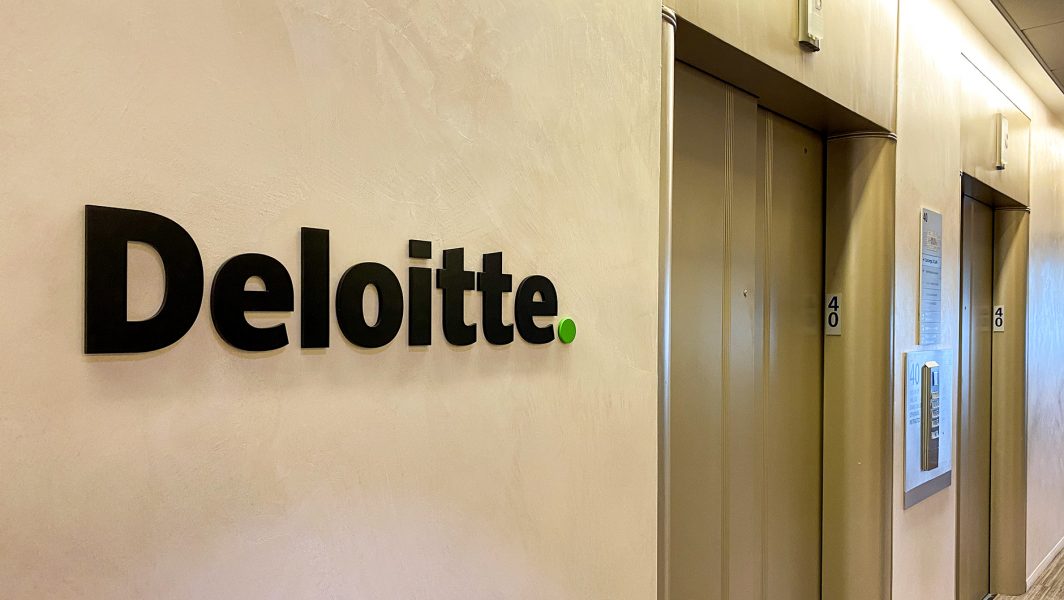 Service Performs a Facelift at Rockefeller Plaza