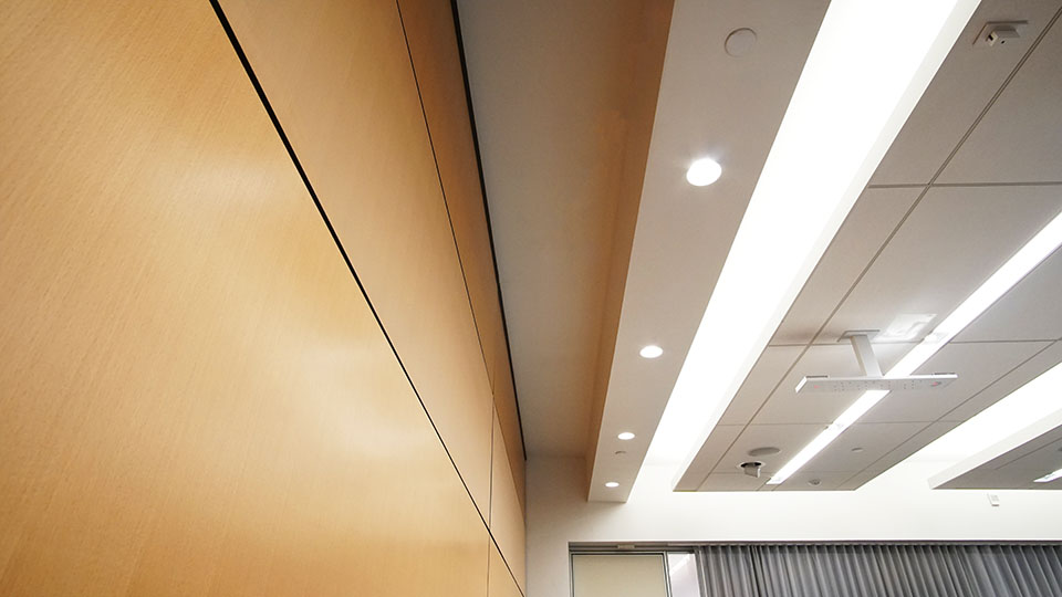 Skyfold vertical retractable folding wall at NYPH David H. Koch Center