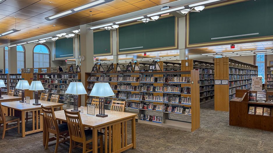modernfoldstyles-Moorestown-Public-Library_Modernfold-Acousti-Seal-Premier-28-featured