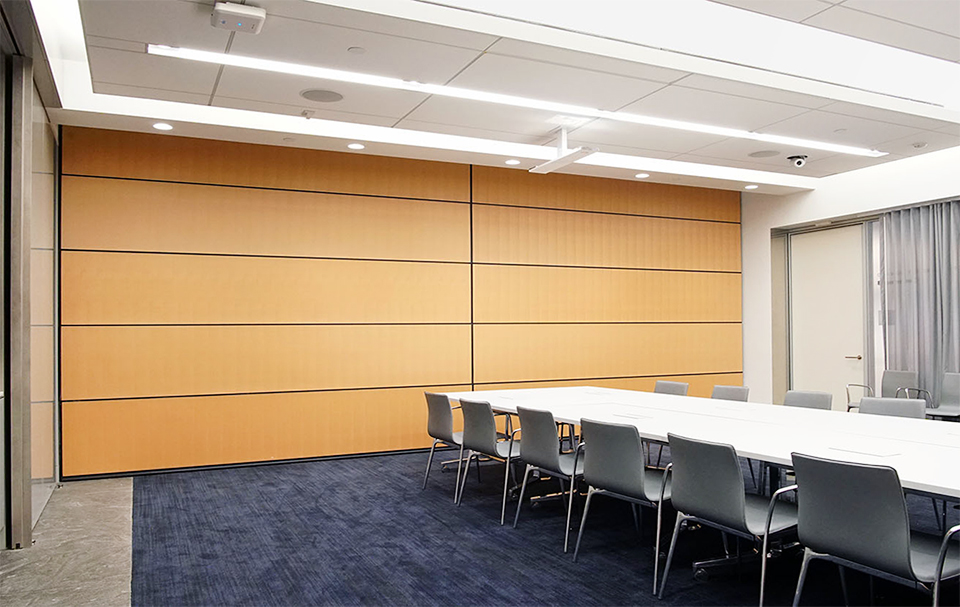 Skyfold vertical retractable folding wall at NYPH David H. Koch Center