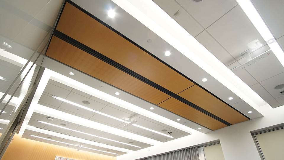 Skyfold vertical retractable folding wall at NYPH David H. Koch Center
